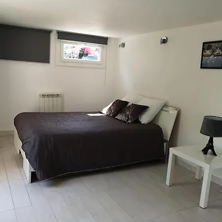 2 Pieces 54 M2 Avec Jardin Dans Une Maison Privative * Le Cannet