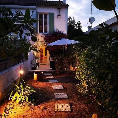 2 Pieces 54 M2 Avec Jardin Dans Une Maison Privative Appartement