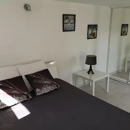 Appartement 2 Pieces 54 M2 Avec Jardin Dans Une Maison Privative Le Cannet