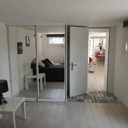 Appartement 2 Pieces 54 M2 Avec Jardin Dans Une Maison Privative