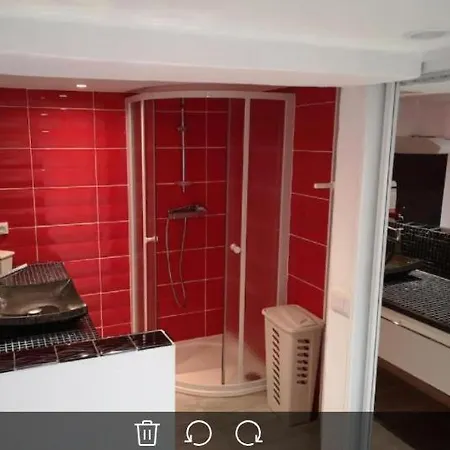 Apartment 2 Pieces 54 M2 Avec Jardin Dans Une Maison Privative *